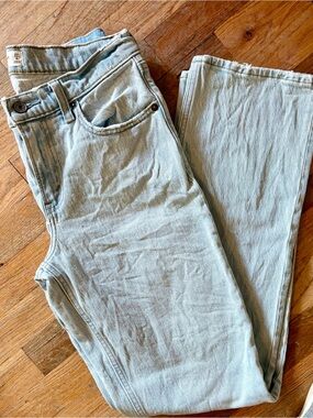 Abercrombie & Fitch Light Blue Straight Leg Jeans 90’s Straight midrise Size 4L